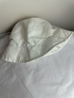 Toddler Kids White Bucket Hat - Lightweight Sun Protection